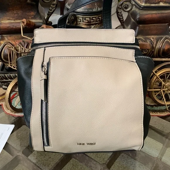 Backpack - Picture 1 of 5